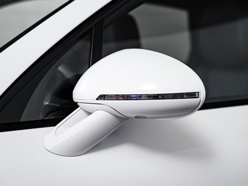 Certified 2025 Porsche Macan image 27