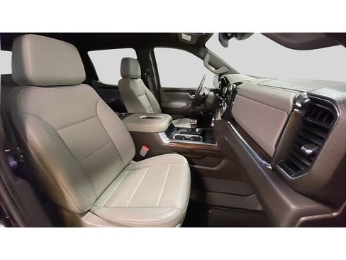 Used 2022 GMC Sierra 1500 SLT w/ SLT Premium Plus Package AWD/4WD image 17