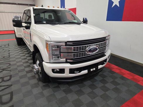 Used 2019 Ford F350 Platinum w/ Platinum Ultimate Package image 17