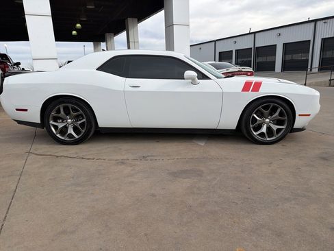 Used 2016 Dodge Challenger SXT Plus image 2