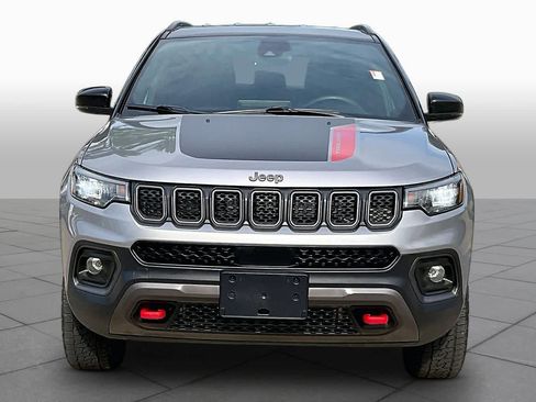 Used 2023 Jeep Compass Trailhawk w/ Trailhawk Convenience Group AWD/4WD image 4