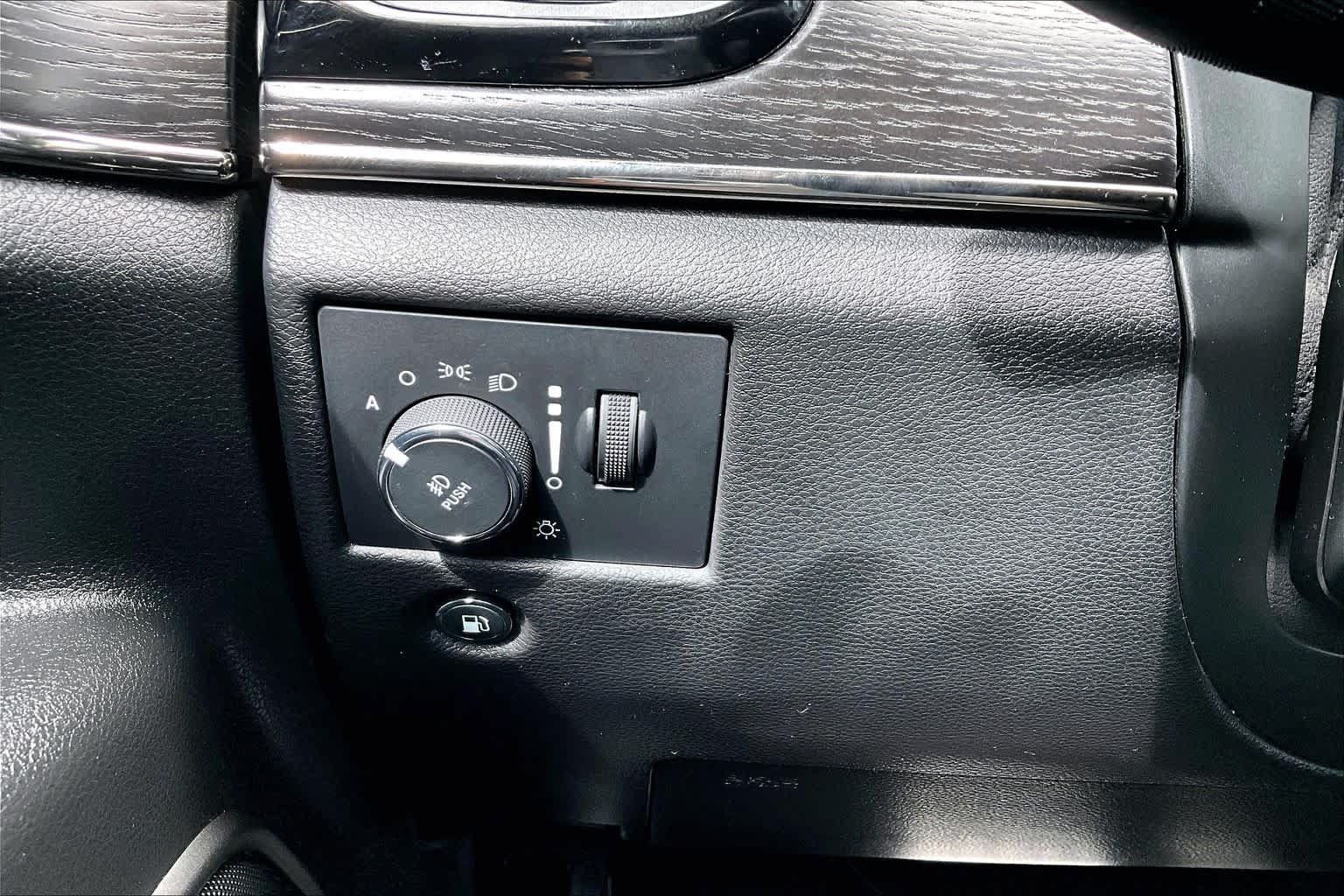 Used 2021 Jeep Grand Cherokee High Altitude AWD/4WD image 34