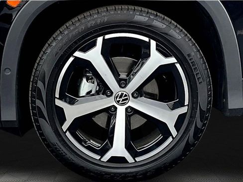 New 2026 Volkswagen Tiguan SE image 30