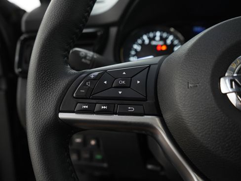 Used 2020 Nissan Rogue SV AWD/4WD image 26
