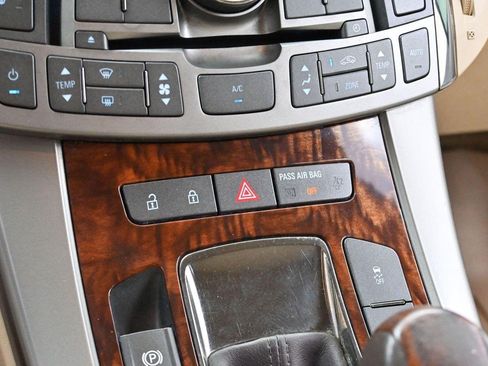 Used 2013 Buick LaCrosse Leather FWD image 23