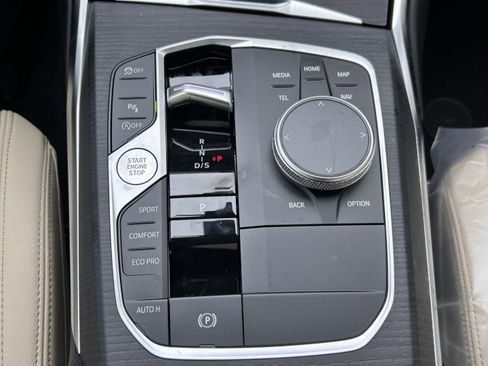Used 2026 BMW 330i Sedan w/ Premium Package RWD image 13