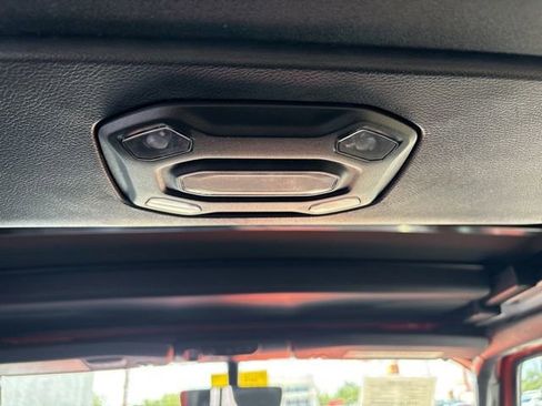 Used 2019 Jeep Wrangler Unlimited Sahara w/ Uconnect 4C Nav & Sound Group AWD/4WD image 36
