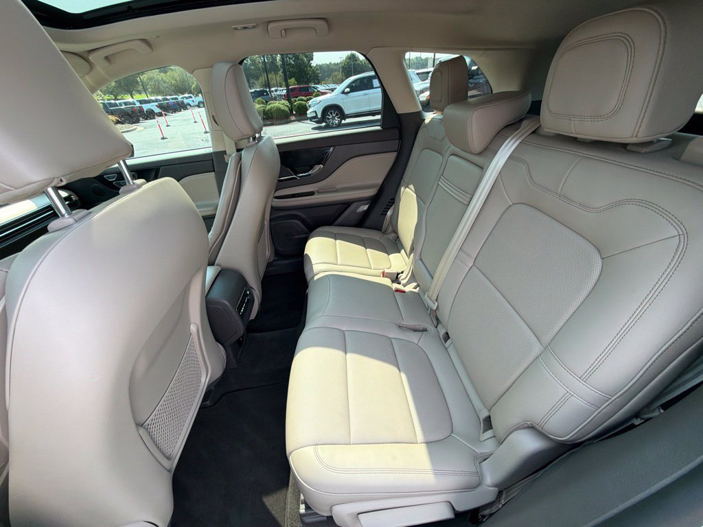Used 2024 Lincoln Corsair Grand Touring AWD/4WD image 17