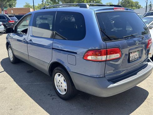 Used 2003 Toyota Sienna CE FWD image 5