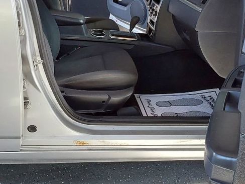 Used 2009 Dodge Charger SXT image 12