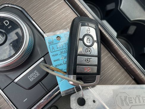 Used 2024 Ford Expedition Max Limited RWD image 10