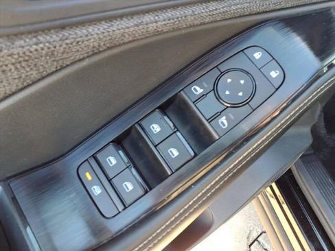 Used 2023 Nissan Rogue SV image 22