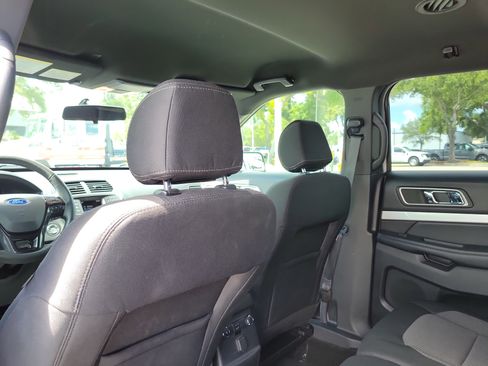 Used 2017 Ford Explorer XLT FWD image 14