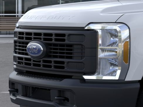 New 2026 Ford F250 XL AWD/4WD image 17