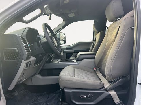 Used 2018 Ford F350 XLT w/ XLT Premium Package image 15