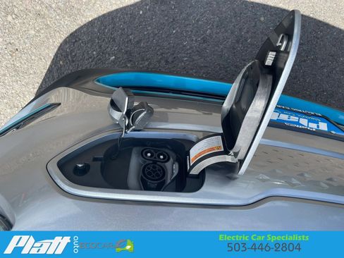 Used 2022 Kia Niro EX FWD image 50