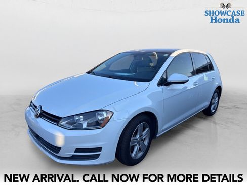 Used 2017 Volkswagen Golf Wolfsburg Edition FWD image 2