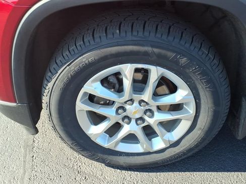 Used 2018 Chevrolet Traverse LT AWD/4WD image 9