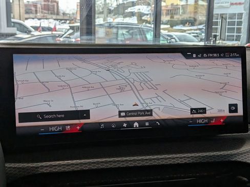 Used 2025 BMW 330i xDrive 330i xDrive w/ Premium Package image 19