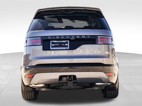 Used 2025 Land Rover Discovery Dynamic SE AWD/4WD image 5