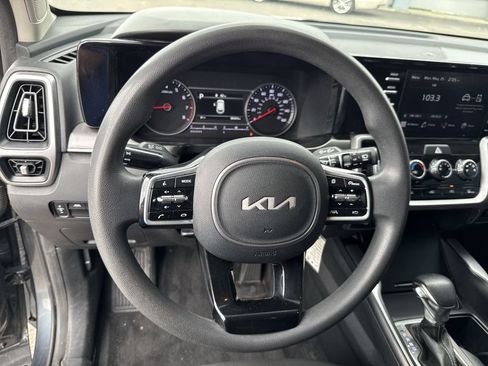 Used 2022 Kia Sorento LX FWD image 24