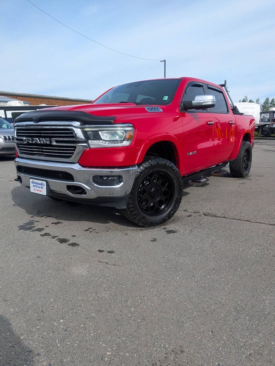 Used 2022 RAM 1500 Laramie AWD/4WD image 2