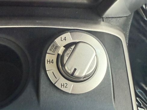 Used 2016 Toyota 4Runner SR5 image 38