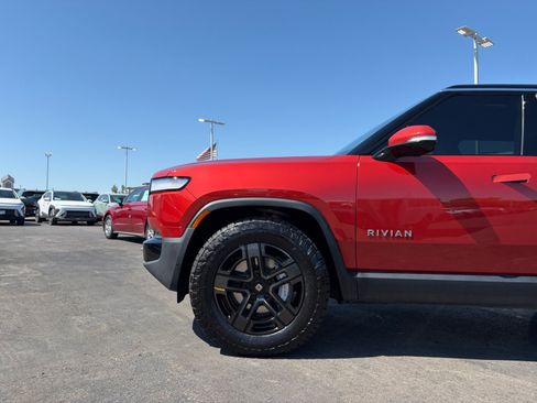 Used 2024 Rivian R1S Adventure Dual AWD/4WD image 10