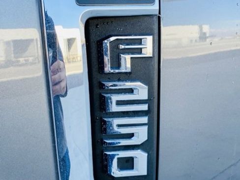 Used 2022 Ford F250 Platinum w/ FX4 Off-Road Package image 10