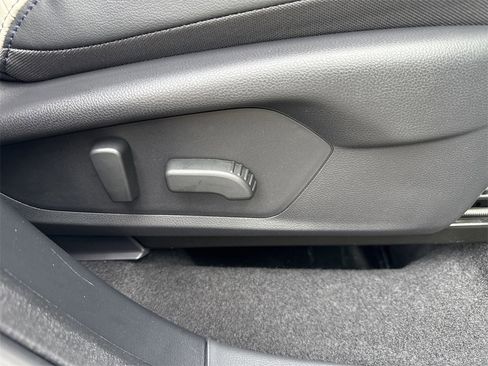 Used 2026 Subaru Forester Limited image 39