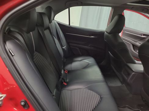 Used 2020 Toyota Camry SE w/ Convenience Package FWD image 27