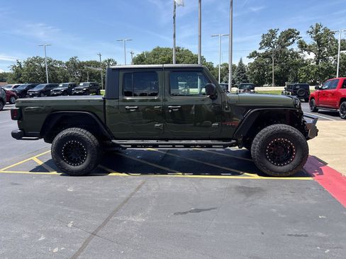 Used 2023 Jeep Gladiator Sport AWD/4WD image 4