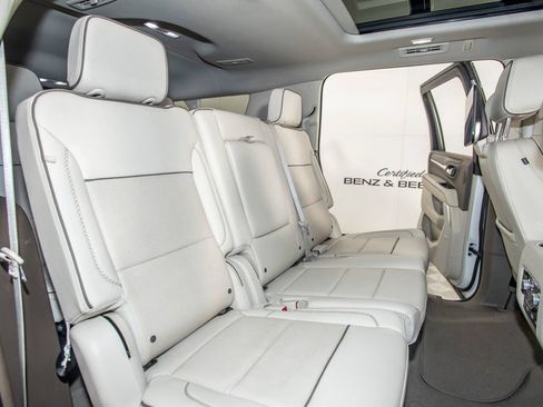 Used 2023 GMC Yukon XL Denali w/ Denali Reserve Package AWD/4WD image 19