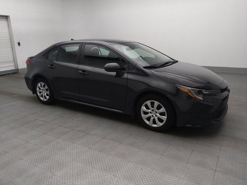 Used 2025 Toyota Corolla LE FWD image 11