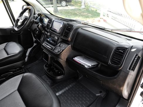 Used 2023 RAM ProMaster 2500 FWD image 9