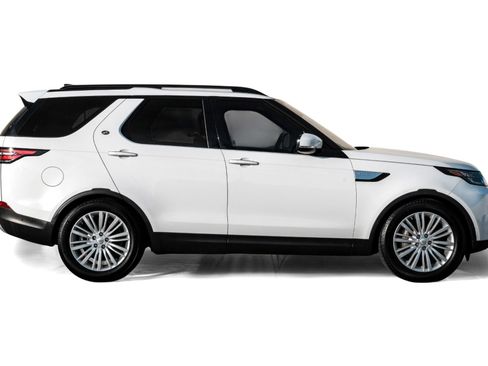 Used 2020 Land Rover Discovery HSE Luxury image 7