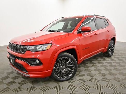 Used 2023 Jeep Compass Limited image 2