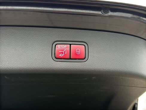 Used 2024 Mercedes-Benz GLC 43 AMG 4MATIC image 10