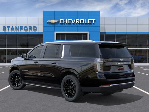 New 2026 Chevrolet Suburban LT w/ Comfort Package AWD/4WD image 3