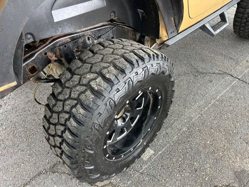 Used 2014 Jeep Wrangler Sport w/ Connectivity Group AWD/4WD image 18