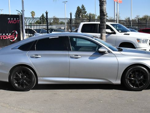 Used 2020 Honda Accord LX image 9