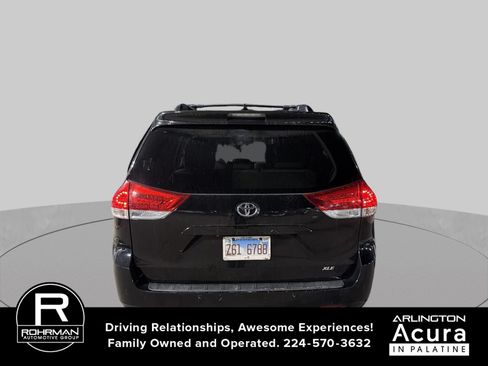 Used 2011 Toyota Sienna XLE w/ Premium Pkg FWD image 4