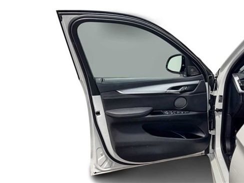 Used 2019 BMW X6 sDrive35i w/ M Sport Package image 10