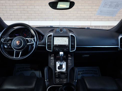 Used 2016 Porsche Cayenne AWD/4WD image 34