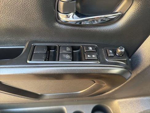 Used 2023 Nissan Titan PRO-4X w/ Pro-4x Convenience Package AWD/4WD image 25