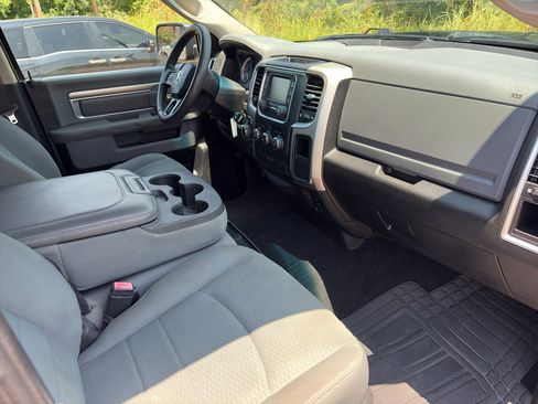 Used 2020 RAM 1500 Classic SLT AWD/4WD image 8