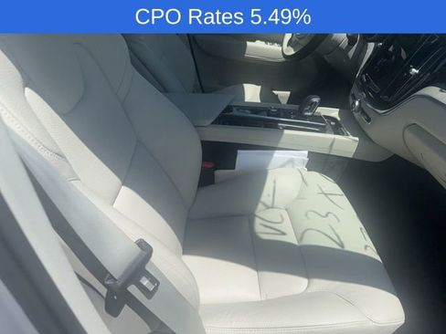 Used 2023 Volvo XC60 B5 Plus w/ Climate Package AWD/4WD image 4
