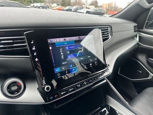 Used 2023 Jeep Wagoneer Base image 35