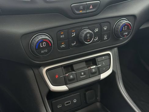 Used 2023 GMC Terrain SLE w/ Driver Convenience Package AWD/4WD image 29