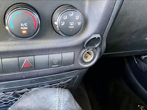 Used 2016 Jeep Wrangler Sahara w/ Connectivity Group AWD/4WD image 25